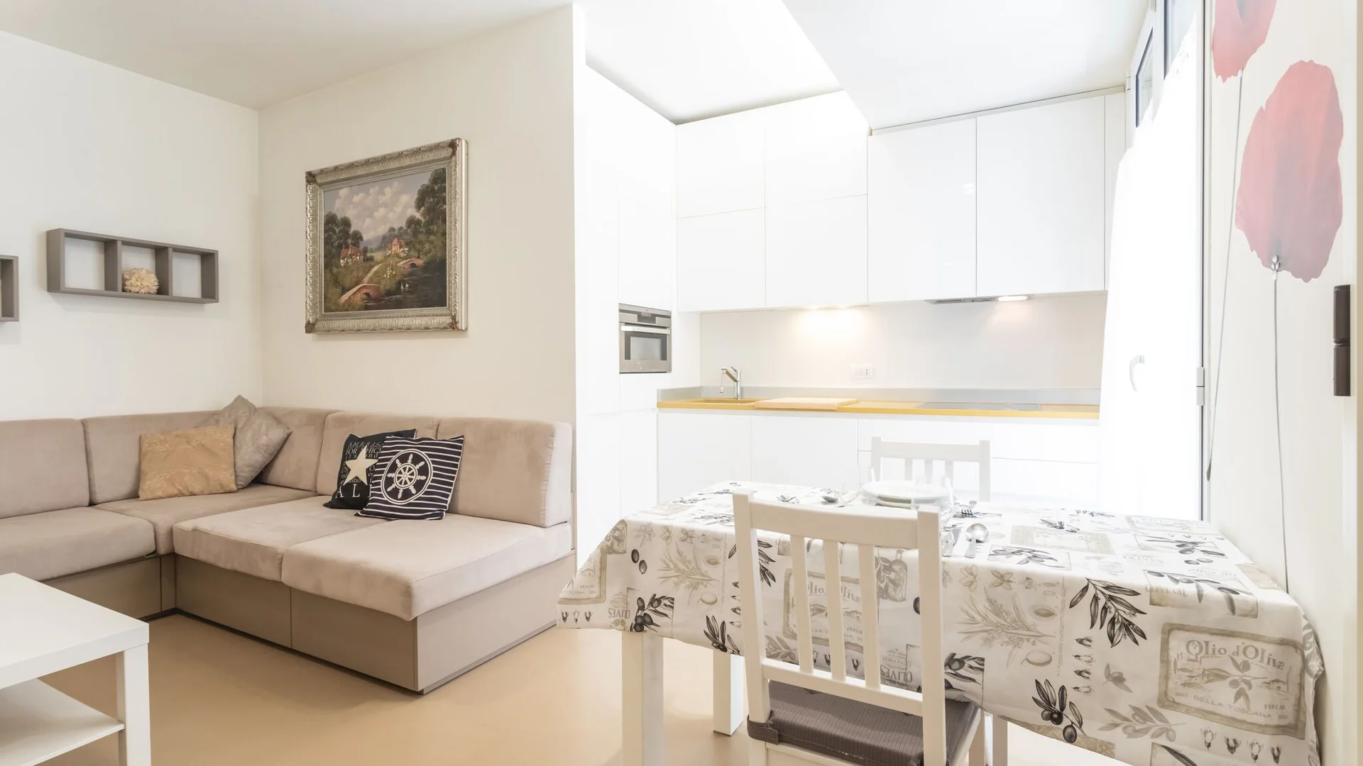 Habitación estudiantil amplia y cómoda en 