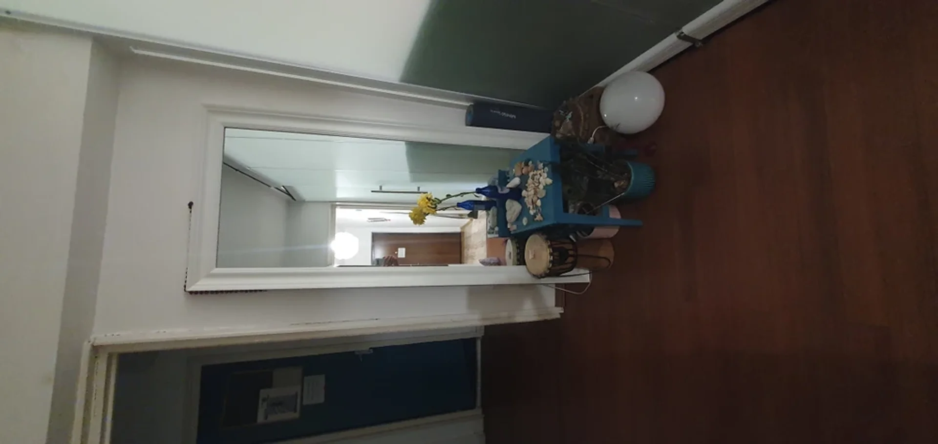 Funktionelles Studentenzimmer perfekt zum Studieren in
