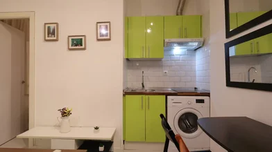 Entire apartment at Calle del Salitre, Centro, image 4 of 10