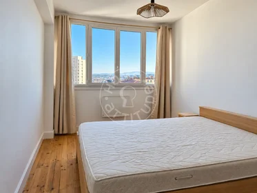 Entire apartment at Rue Louis Thévenet, image 7 of 10