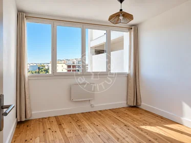 Entire apartment at Rue Louis Thévenet, image 9 of 10