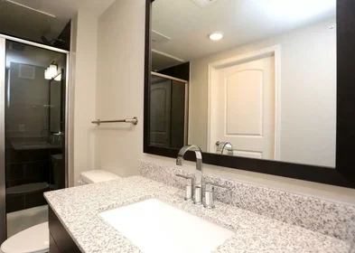 Quarto privado em South Garrison Road, imagem 13 de 23