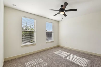 Quarto privado em Corinth Parkway, imagem 24 de 49