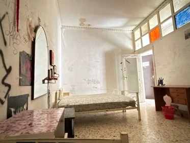 Stanza privata in Fondaco San Paolo, Decumani, immagine 1 di 10