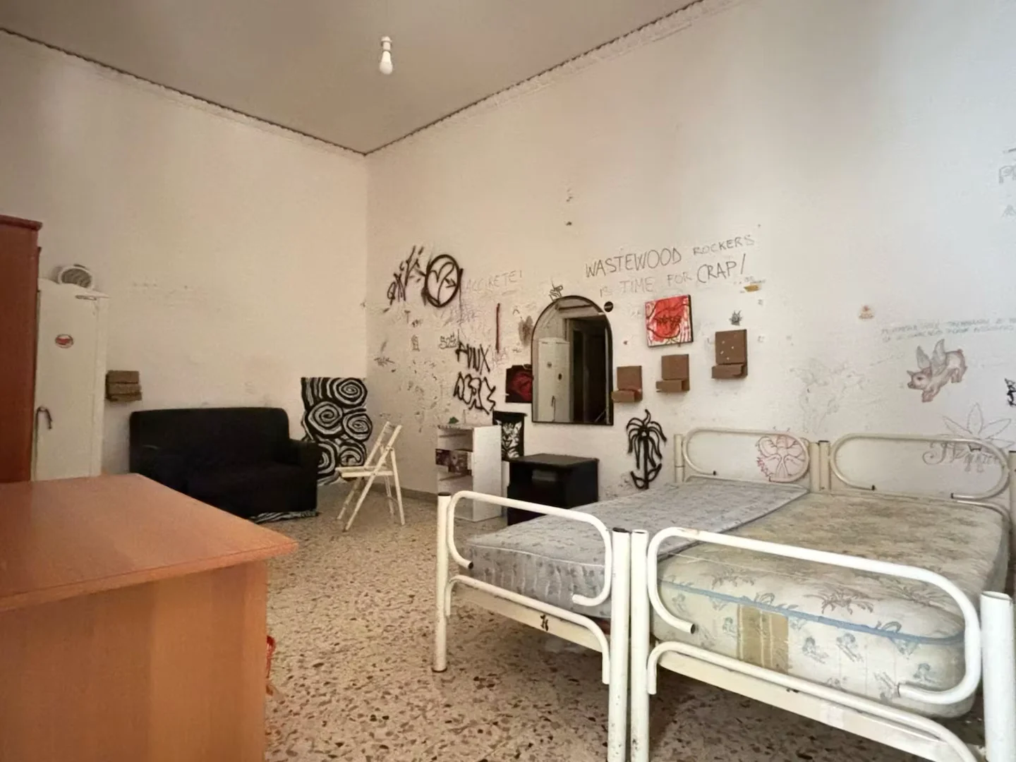 Stanza in affitto in appartamento per studenti a , completamente arredata