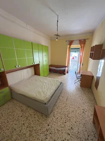 Stanza privata in Fondaco San Paolo, Decumani, immagine 5 di 10