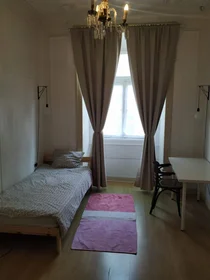 Quarto privado em Rua de São Nicolau, imagem 2 de 20