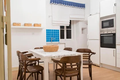 Quarto privado em Rua de São Nicolau, imagem 15 de 20