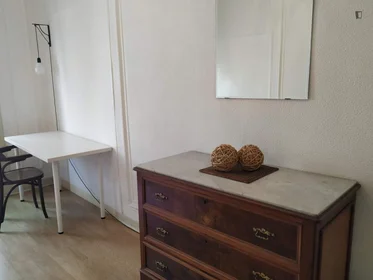 Quarto privado em Rua de São Nicolau, imagem 6 de 20