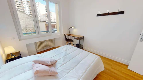 Stanza privata in 31 Rue Barrier, 69006 Lyon, France, immagine 2 di 16