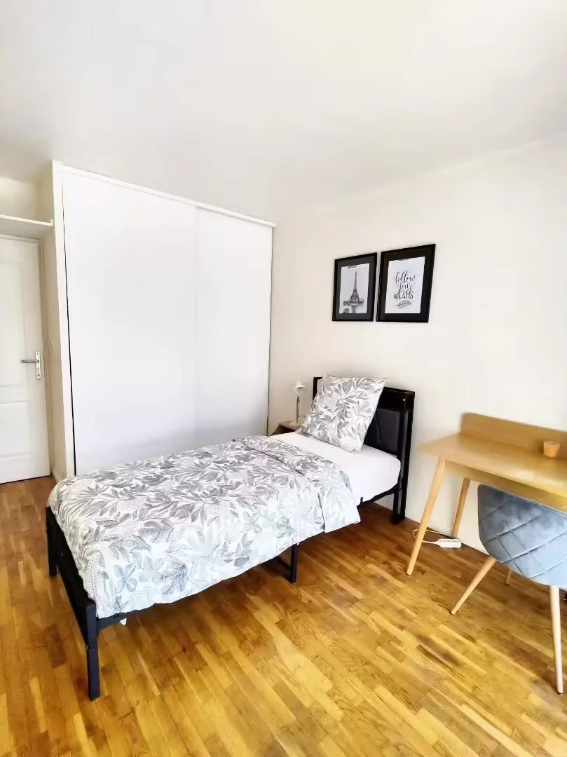 Habitación acogedora para estudiantes disponible en 