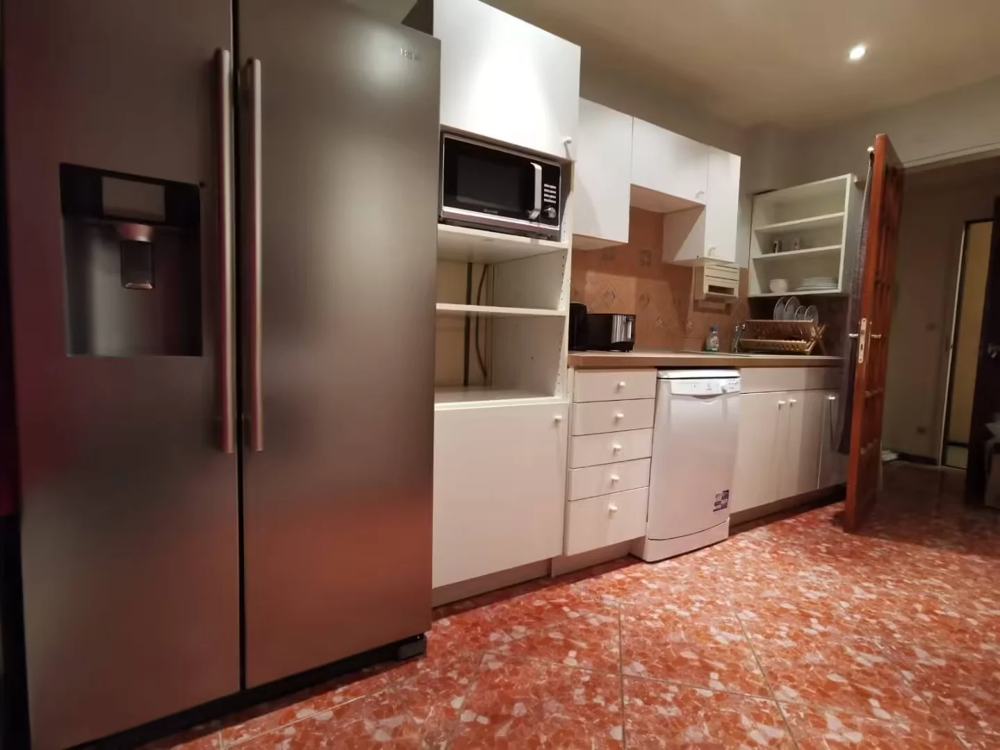 Habitación para estudiantes en  con área de estudio y facilidades compartidas