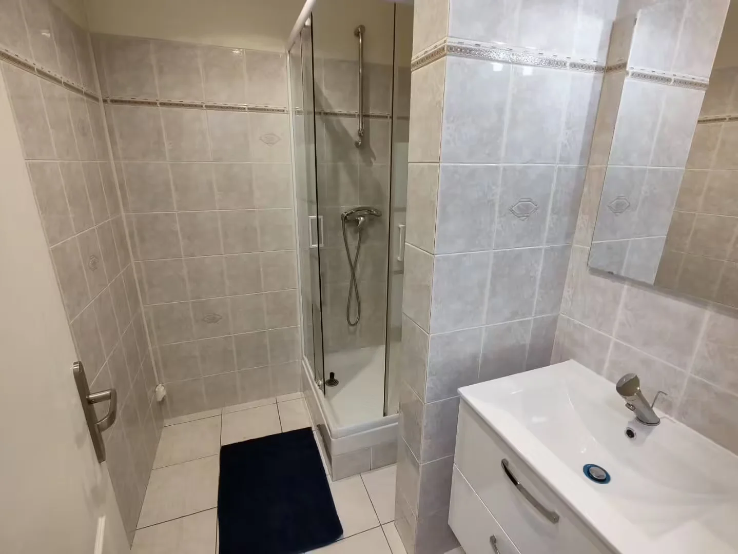 Habitación en apartamento estudiantil en alquiler en , completamente amueblado