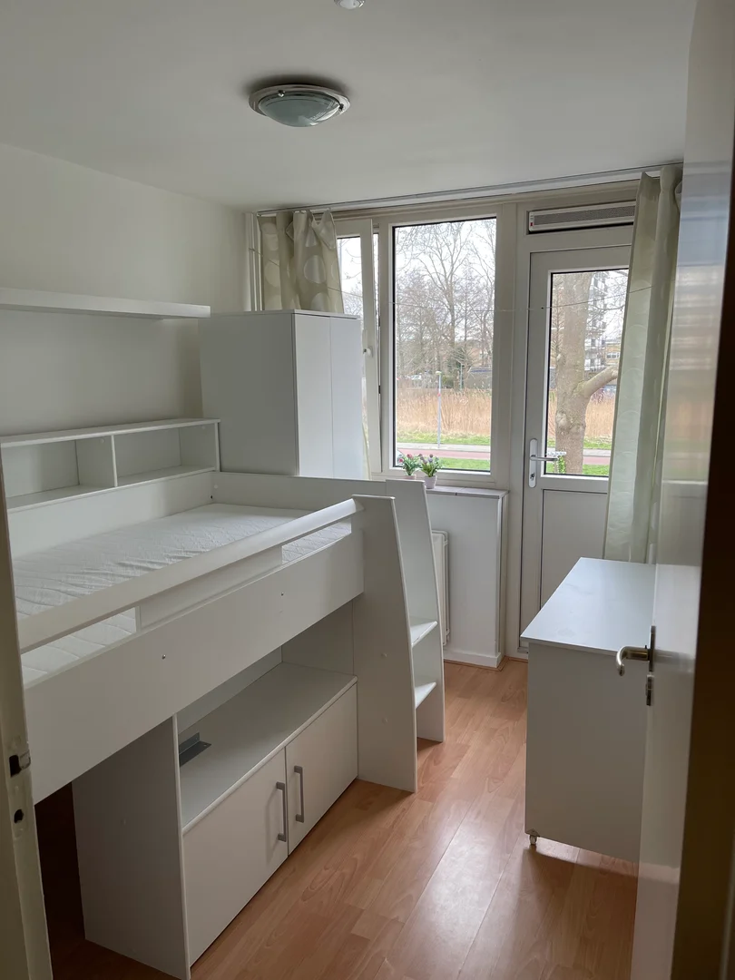 Comfortable and spacious student room in