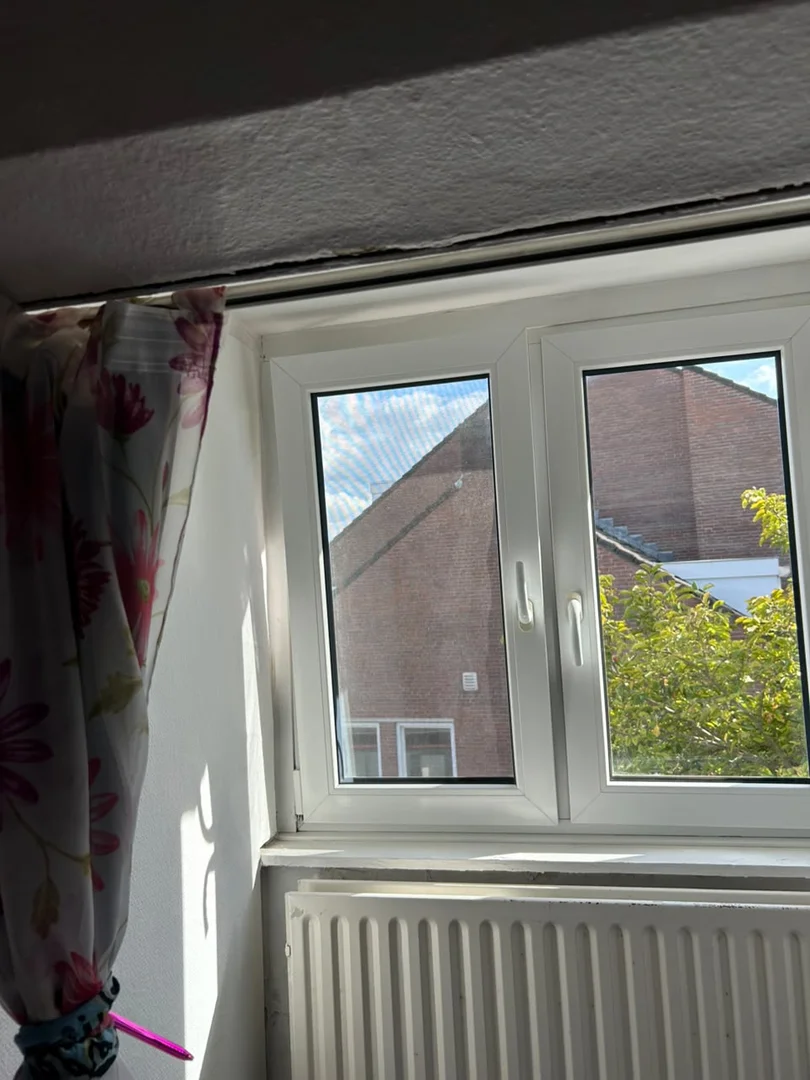 Quarto para alugar em apartamento de estudantes em , totalmente mobilado