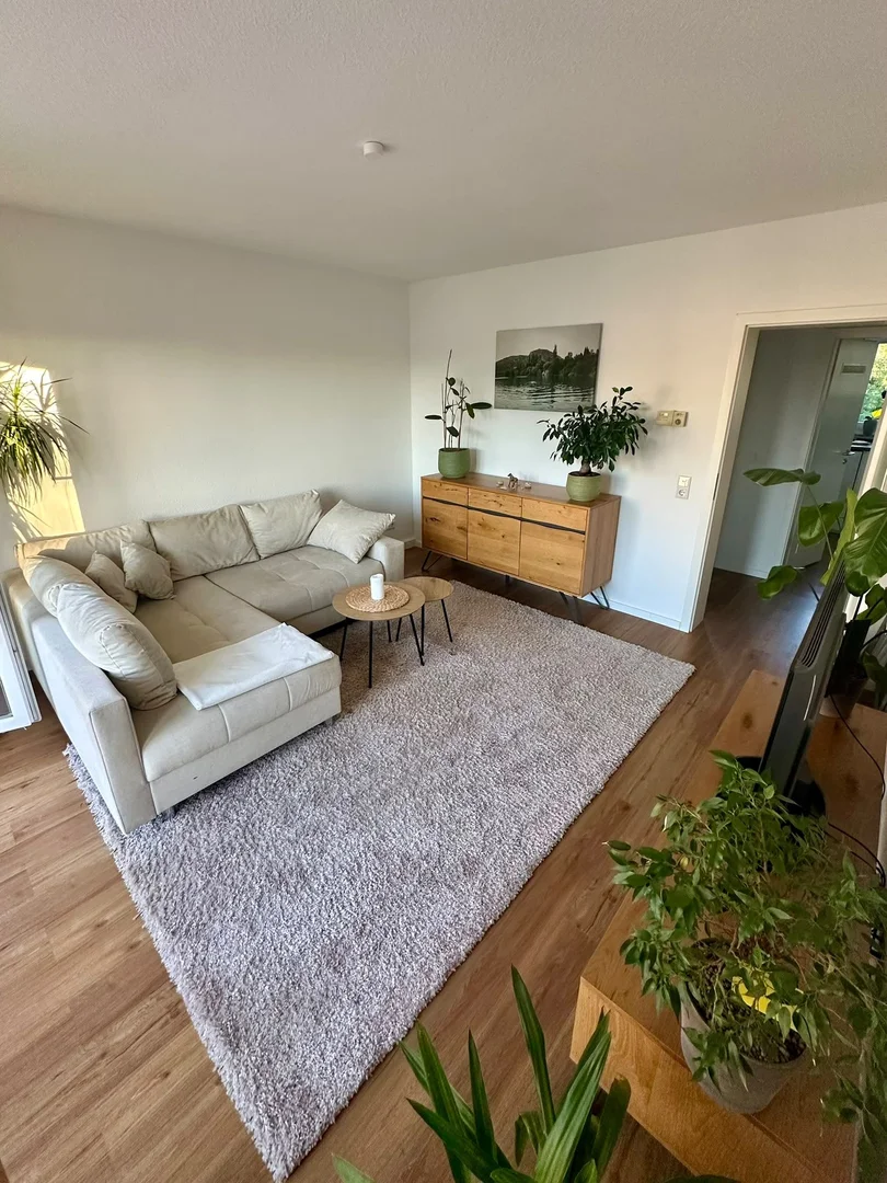 Habitación acogedora para estudiantes disponible en 