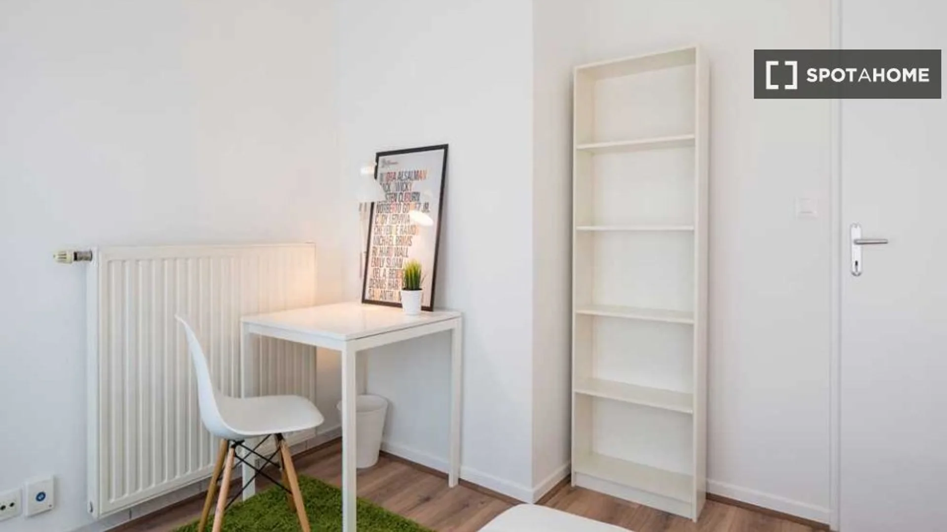 Habitación estudiantil económica con ubicación conveniente en