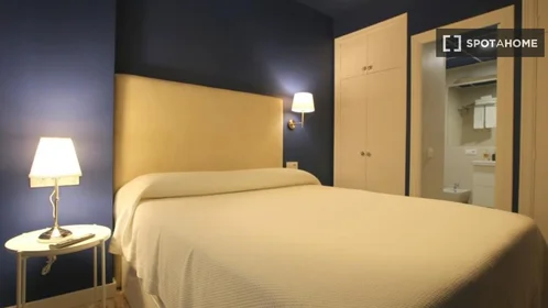 Apartamento inteiro em Pasaje Del Marqués de Esquivel, imagem 2 de 12