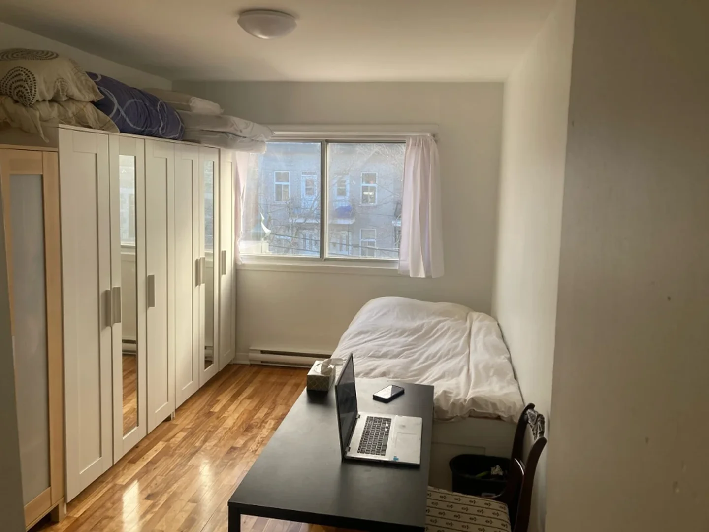 Rue Clark 5335