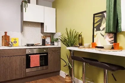 Quarto privado em residência em 41 Holyrood Rd, Edinburgh EH8 8FF, United Kingdom, imagem 16 de 19