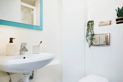 Quarto privado em residência em Pellett St, Cardiff CF10 4FD, United Kingdom, imagem 20 de 21