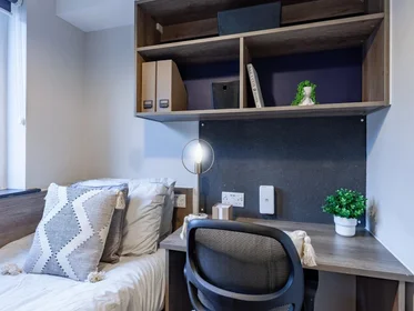 Quarto privado em residência em Meanwood Rd, Leeds LS7 2DZ, United Kingdom, imagem 2 de 28