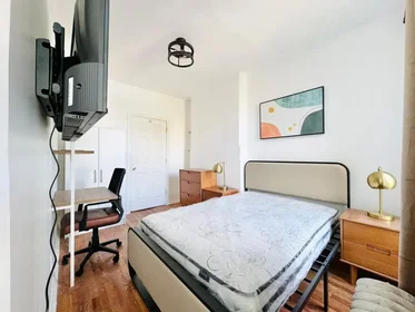 整套公寓 在住宅内 在 72 Van Buren Street,  3, Bedford-Stuyvesant, New York, NY, 11221, 9的图像3