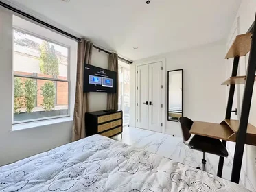 整套公寓 在住宅内 在 987 Willoughby Avenue,  1E, Bushwick, Brooklyn, NY, 11221, 17的图像5
