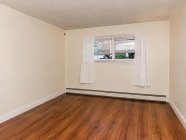 Gesamte Unterkunft in der 10, Commonwealth Ct., Unit 2, Brighton, Boston, MA, 02135, bild 1 von 10