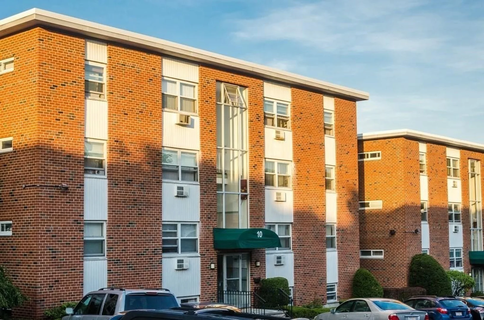 10, Commonwealth Ct., Unit 2, Brighton, Boston, MA, 02135