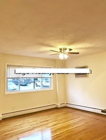 Logement entier en résidence à 73, 5th St., Unit 1, East Cambridge, Cambridge, MA, 02141, image 1 de 15