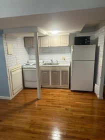 Gesamte Unterkunft im Wohnheim in der 57, Brighton Ave., Unit B, Allston, Boston, MA, 02134, bild 14 von 17