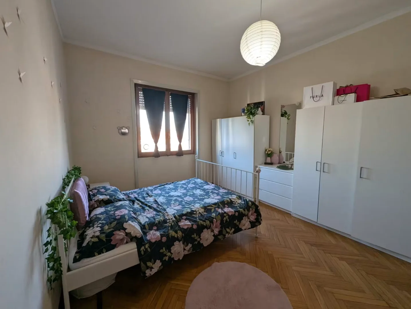 Quarto de estudante económico com localização conveniente em 