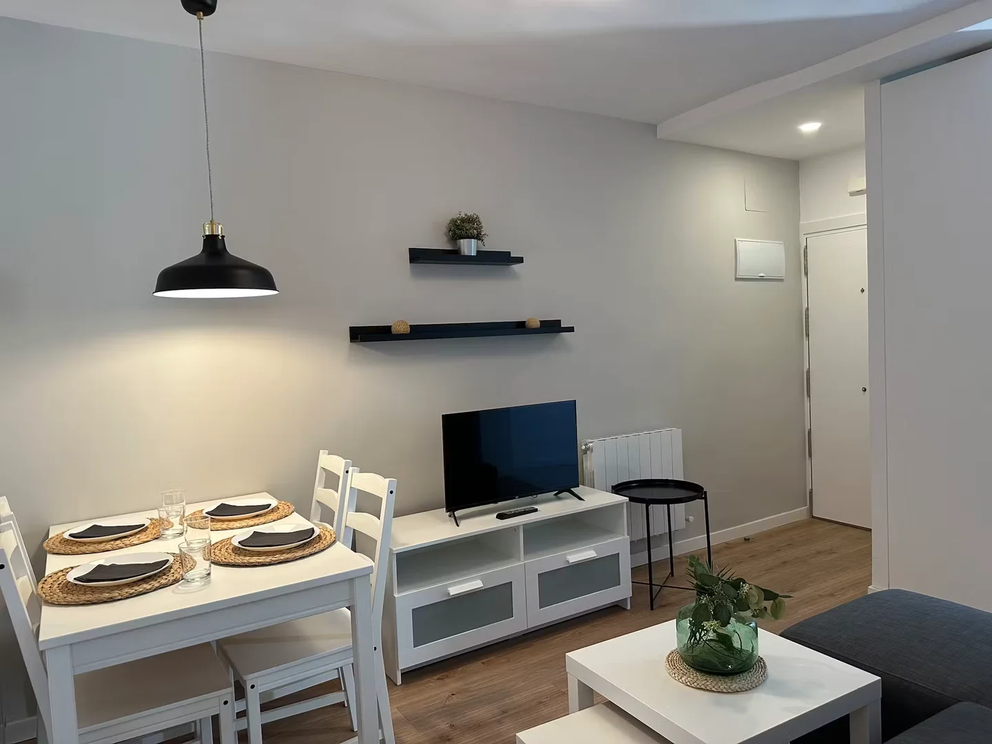Functional student room perfect for studying in