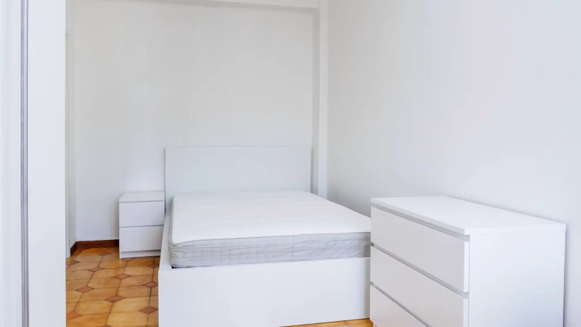 Quarto acolhedor para estudantes disponível em 
