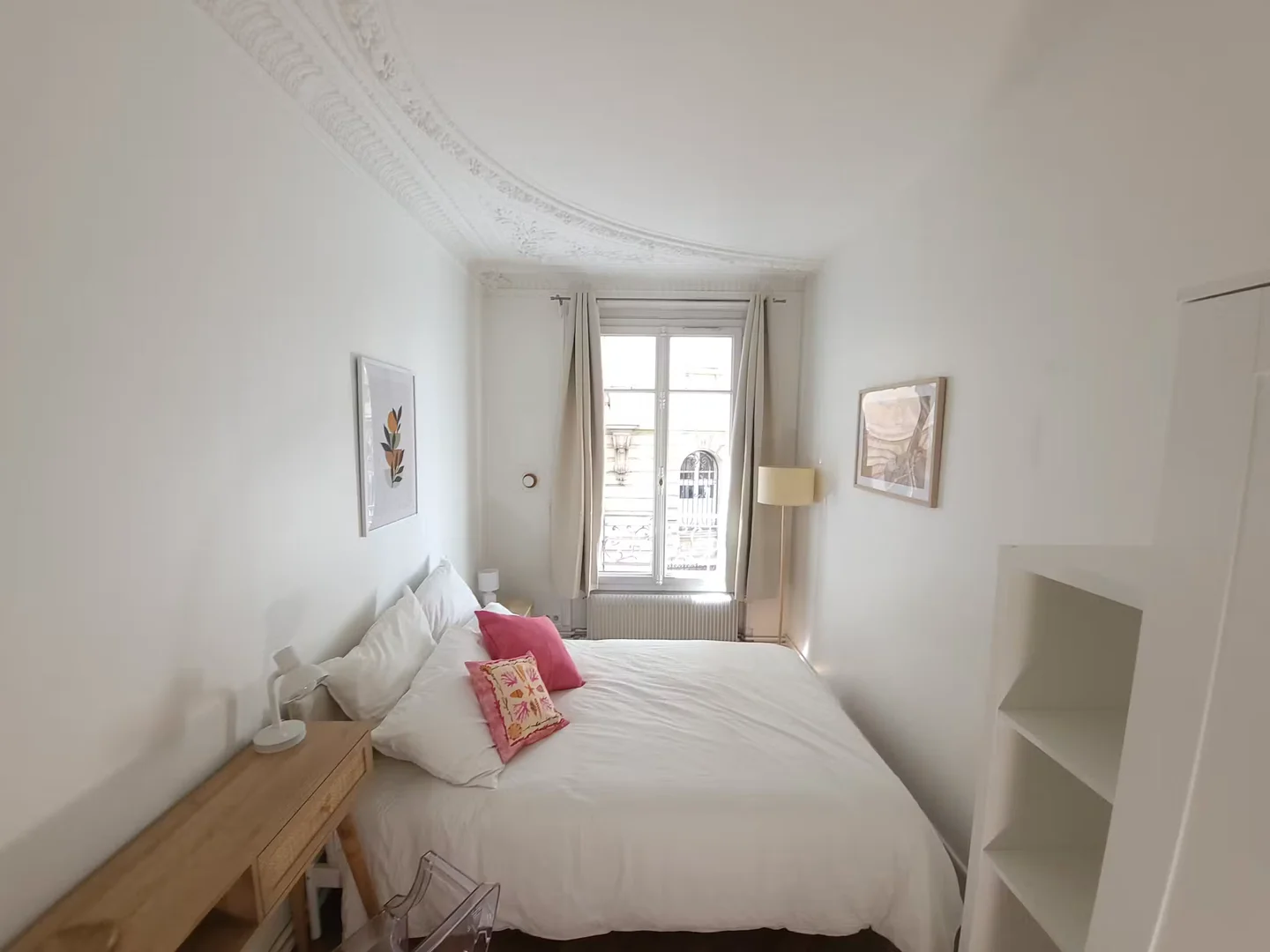 Habitación para estudiantes en  con área de estudio y facilidades compartidas