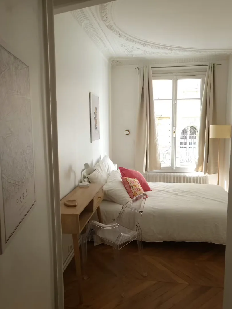 Habitación para estudiantes en  con área de estudio y facilidades compartidas