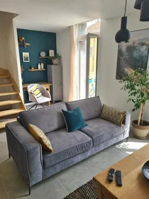 Entire apartment at Rue des Maçons, 8th Arrondissement, image 3 of 10