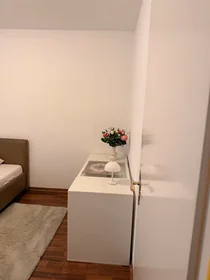 Prywatny pokój Lüdersring, Altona, obraz 4 10
