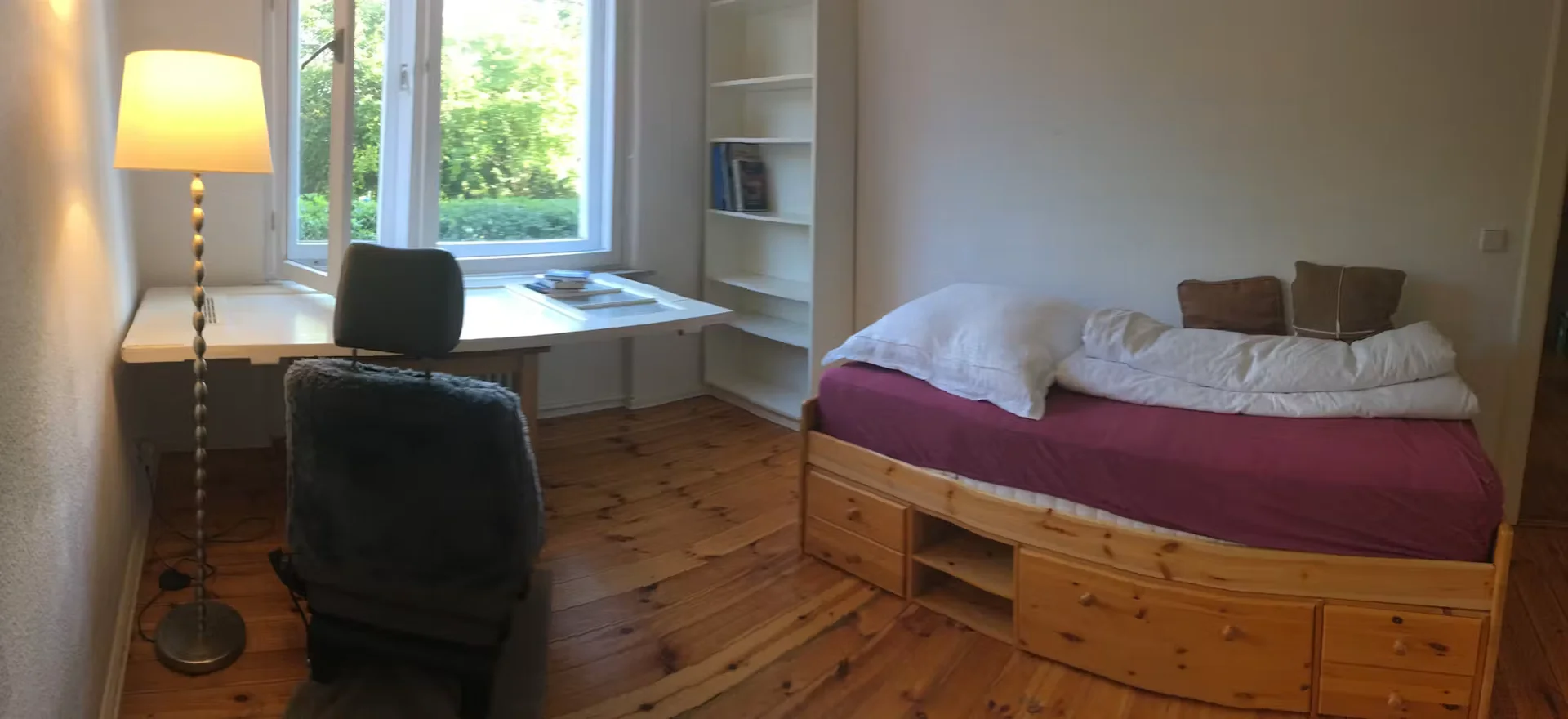 Helles und luftiges Studentenzimmer mit einfachem Zugang zur Universität in 