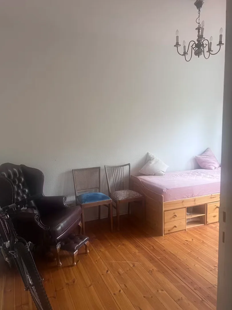 Bezahlbares Zimmer für Studenten mit ausreichender Beleuchtung in 