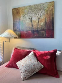 Stanza privata in Eleanor Avenue, Central LA, immagine 6 di 10