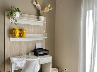 Entire apartment at Via Conte Ruggero, Politeama, image 3 of 10