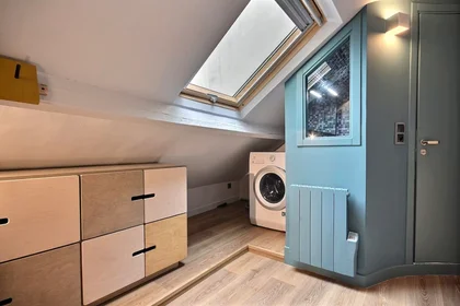 Entire apartment at Rue Guisarde, 6th Arrondissement, image 9 of 10
