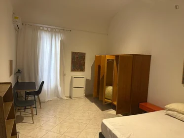 Quarto privado em Via Emerico Amari, imagem 4 de 13