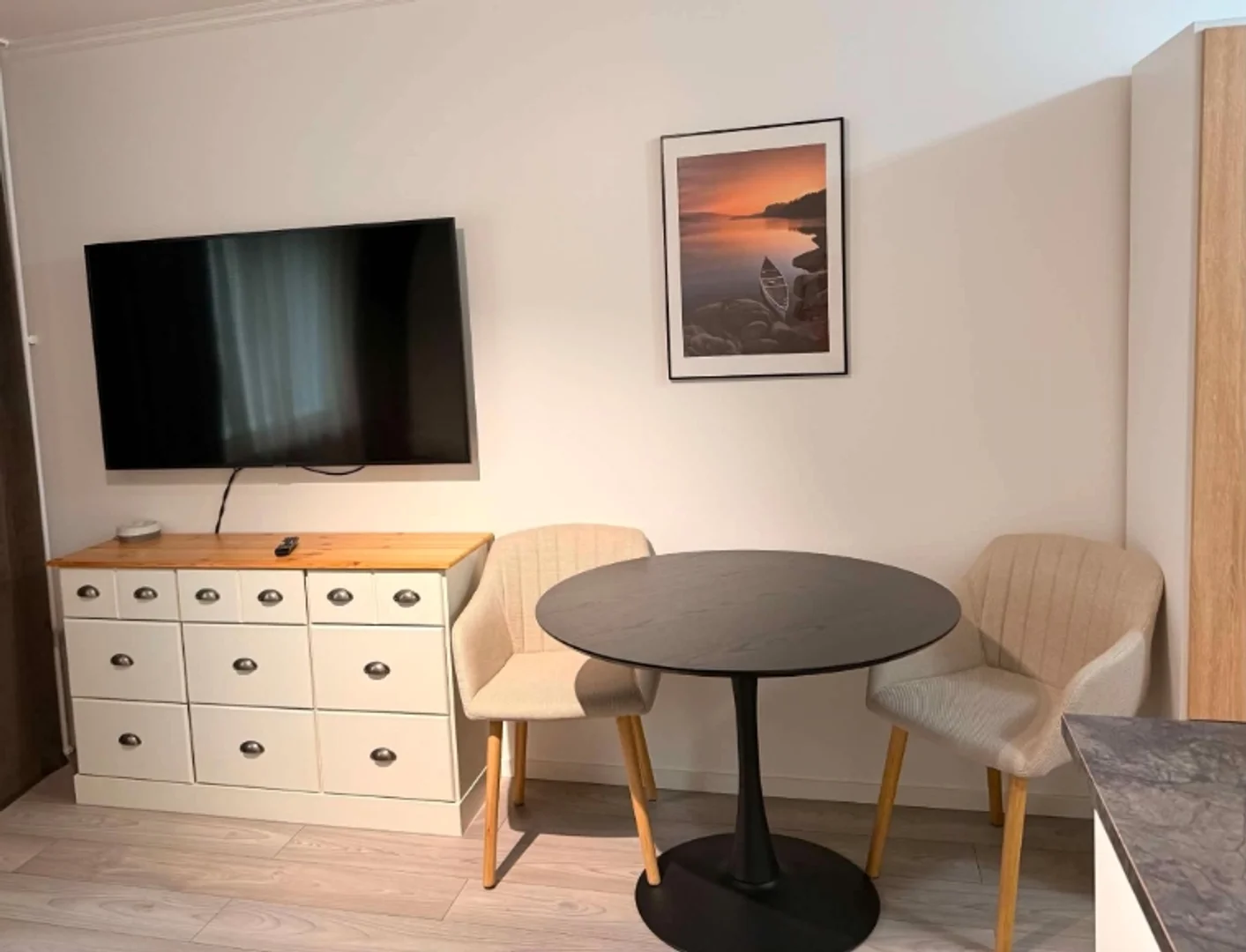 Budget-friendly student room close to campus in 