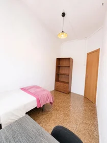 Private room at Calle Beato Juan Grande, image 3 of 7
