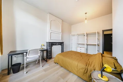 Privatzimmer in der Rue Joseph Saintraint, Namur, bild 1 von 8