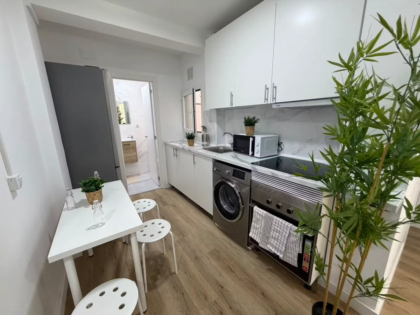 Student-friendly room in  with modern amenities
