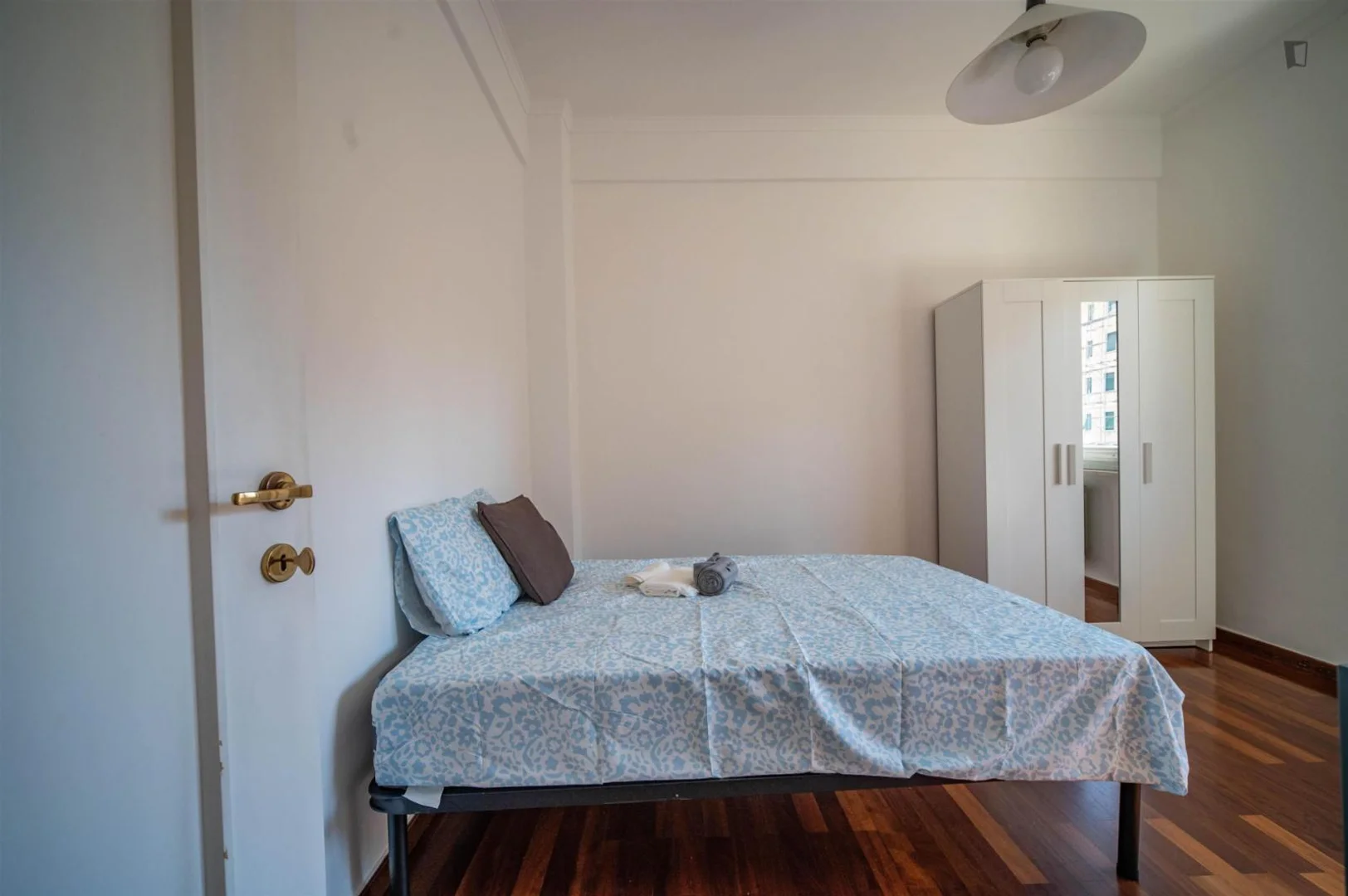 Budget-friendly student room close to campus in 